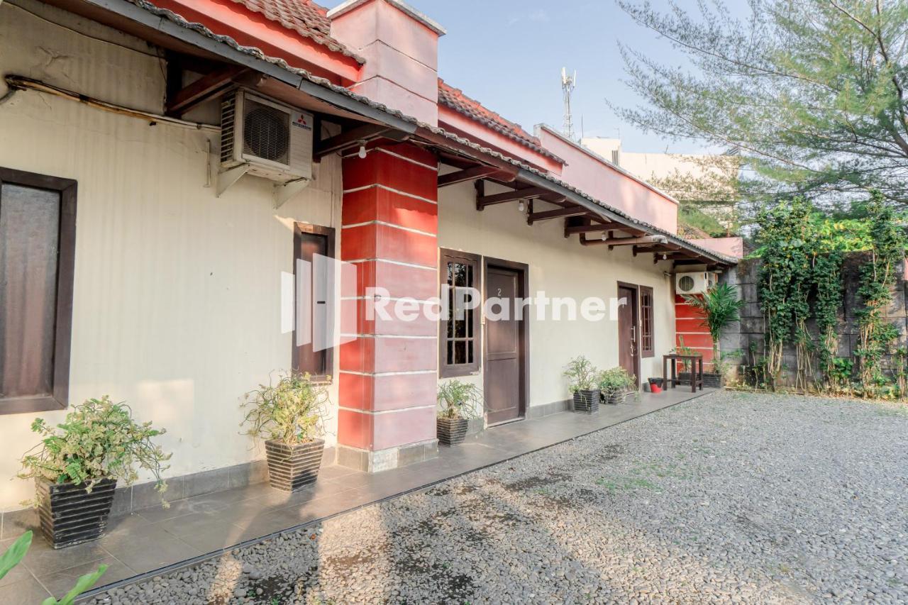 Cherry Pink Hotel Medan Mitra Reddoorz المظهر الخارجي الصورة