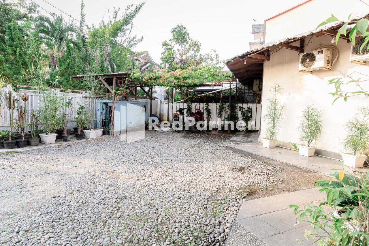 Cherry Pink Hotel Medan Mitra Reddoorz المظهر الخارجي الصورة