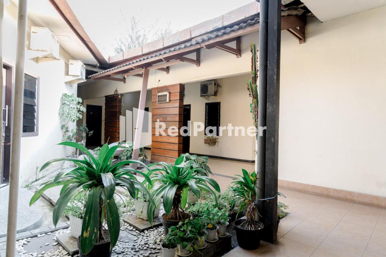 Cherry Pink Hotel Medan Mitra Reddoorz المظهر الخارجي الصورة
