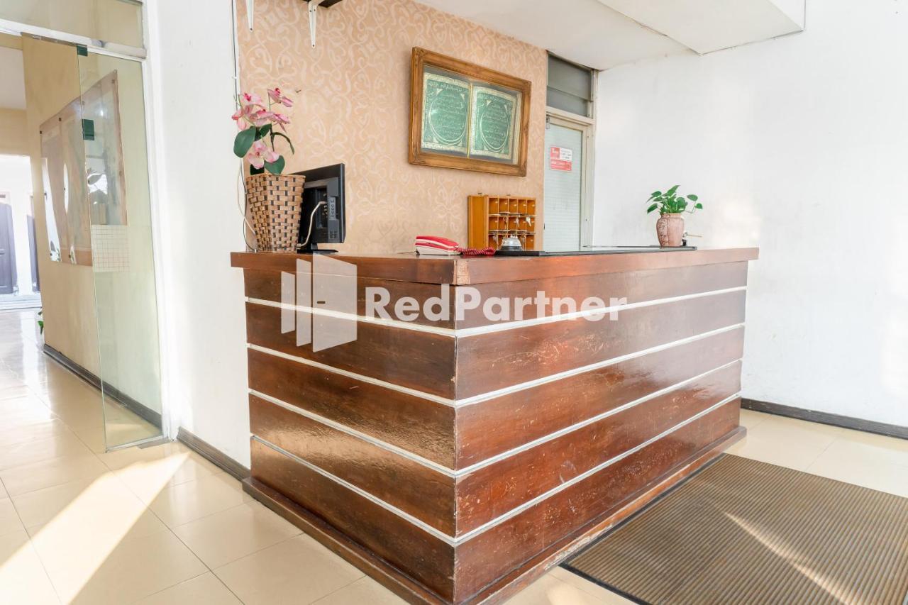 Cherry Pink Hotel Medan Mitra Reddoorz المظهر الخارجي الصورة
