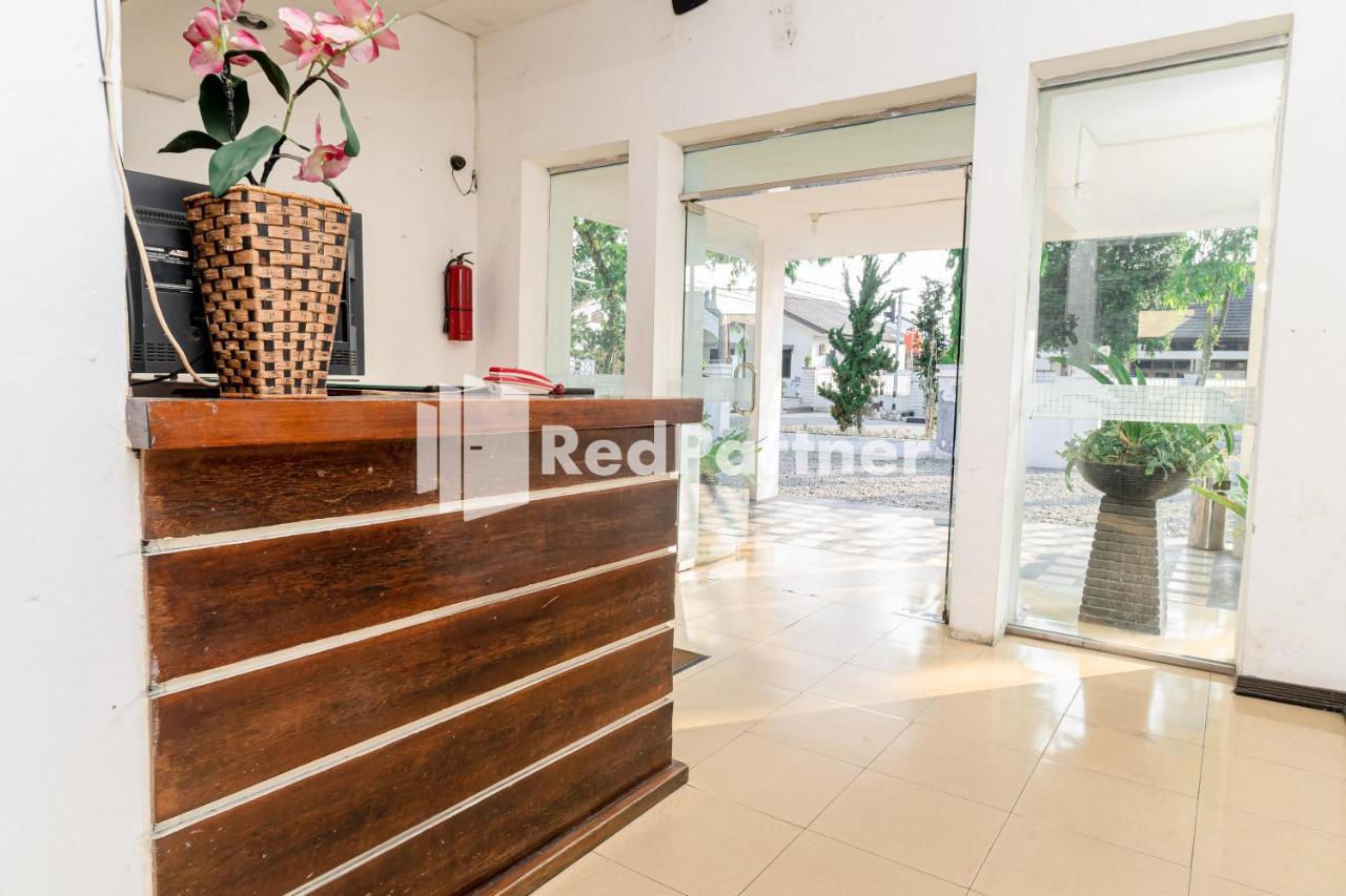 Cherry Pink Hotel Medan Mitra Reddoorz المظهر الخارجي الصورة